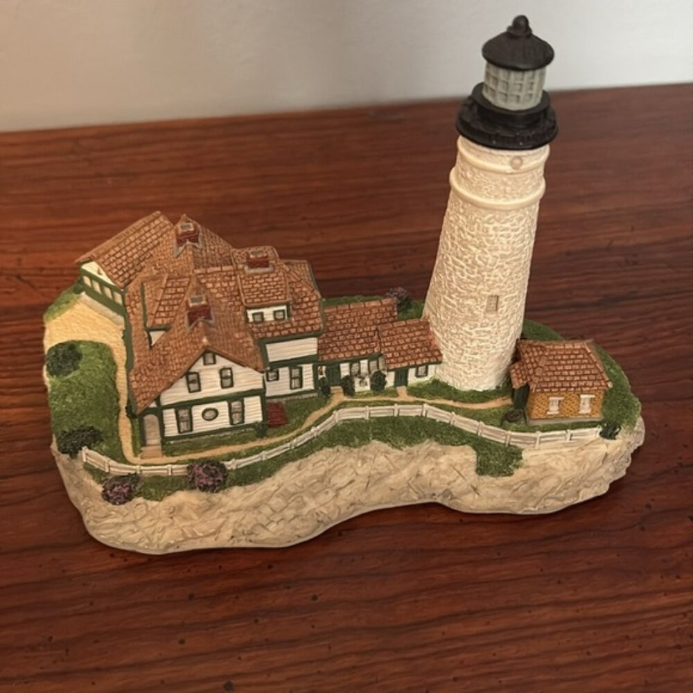 Vtg Harbour lights Lighthouses Portland Head, Maine #404 1995